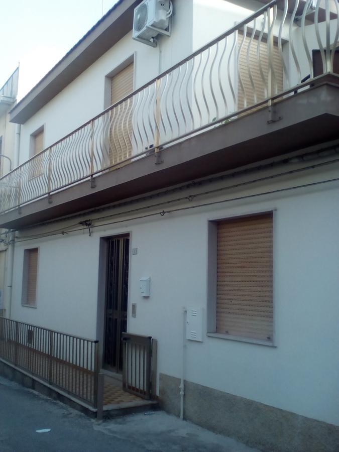 Guest House Via Crispi 波扎洛 外观 照片
